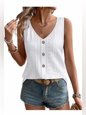🆕Sleeveless Eyelet Button-Front Tank Top